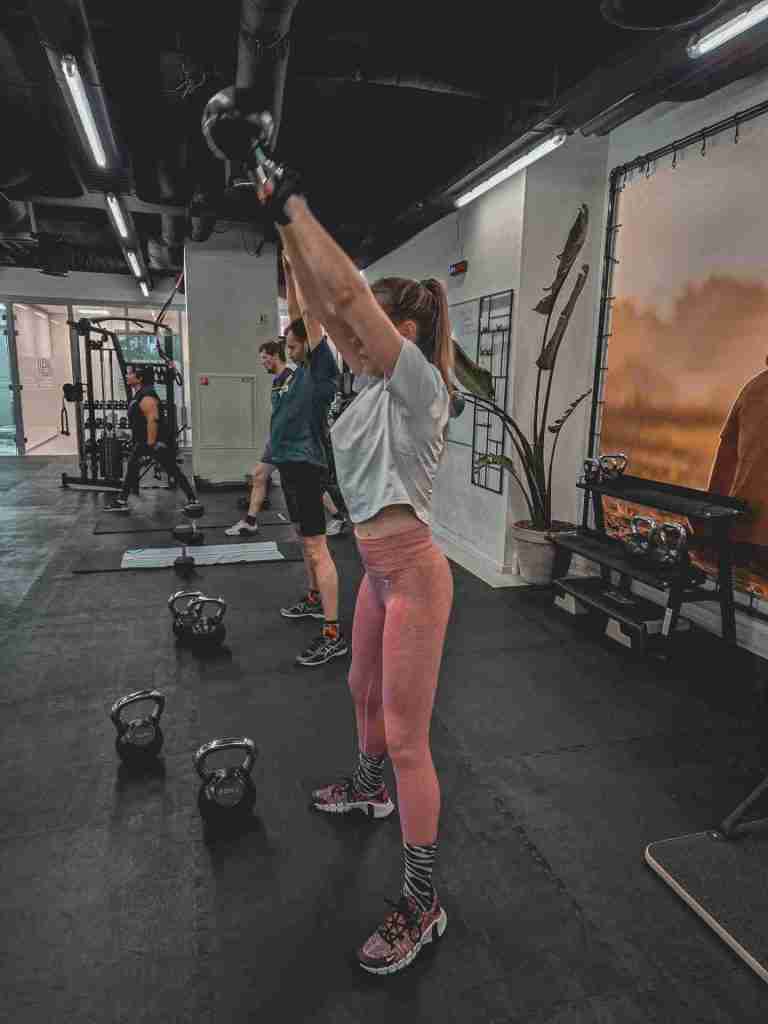 Kettlebell swing tijdens personal training