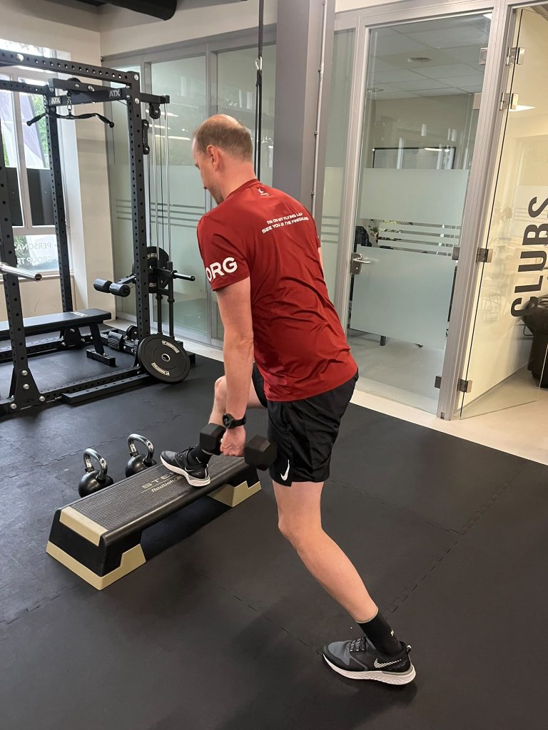 Lunge-oefening met dumbbells bij BOOSTClubs De Meern